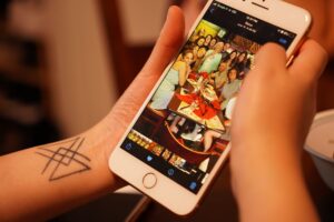 Read more about the article How to Lock Gallery Apps on iPhone